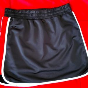 Skirt,size m,nwt